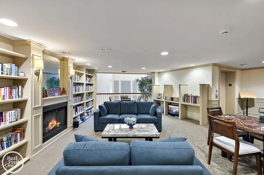 2118 Country Club Drive St. Clair Shores City MI 48082