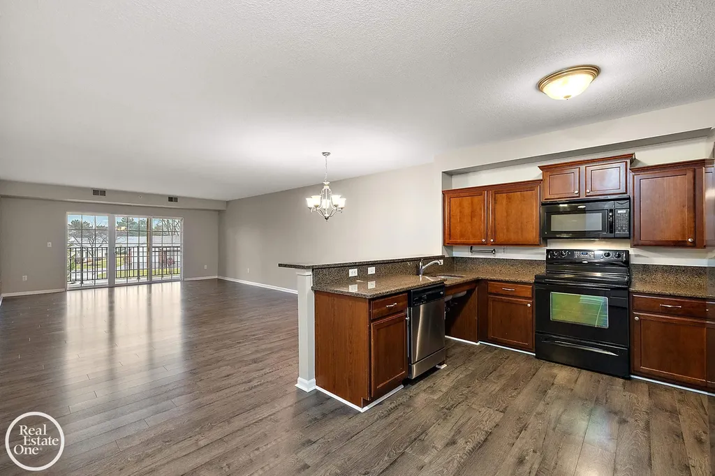 2118 Country Club Drive St. Clair Shores City MI 48082