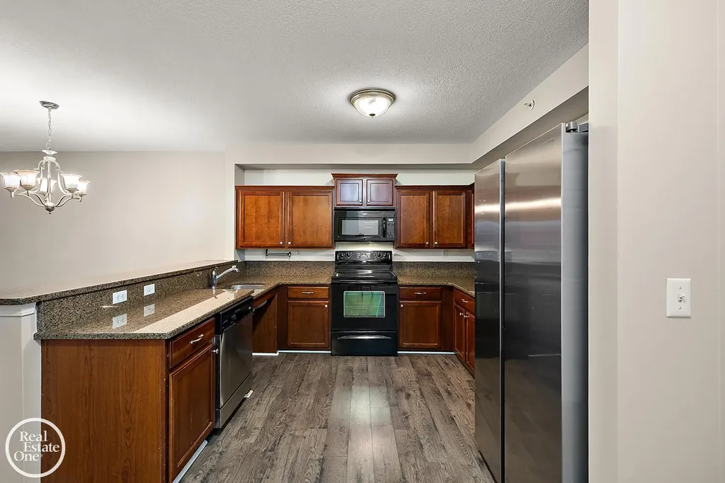2118 Country Club Drive St. Clair Shores City MI 48082