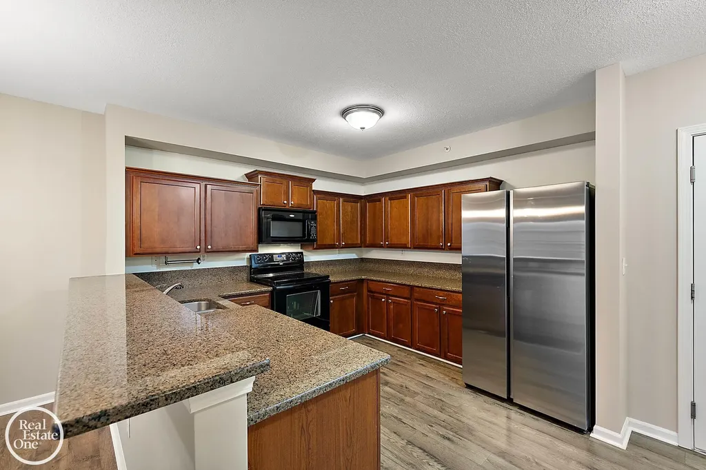 2118 Country Club Drive St. Clair Shores City MI 48082