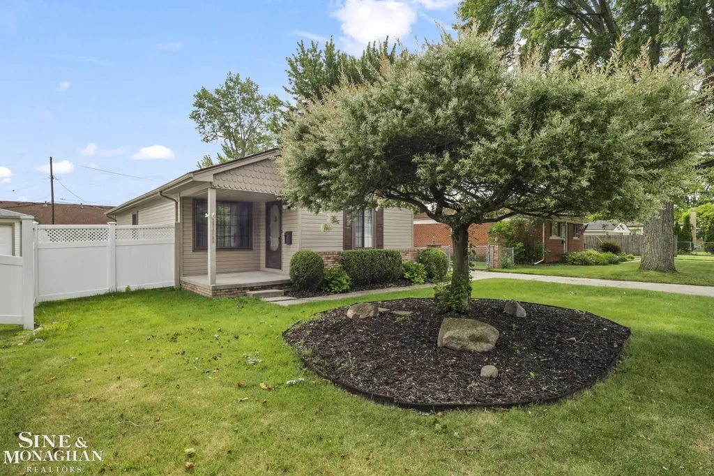 30022 5th Street St. Clair Shores City MI 48082