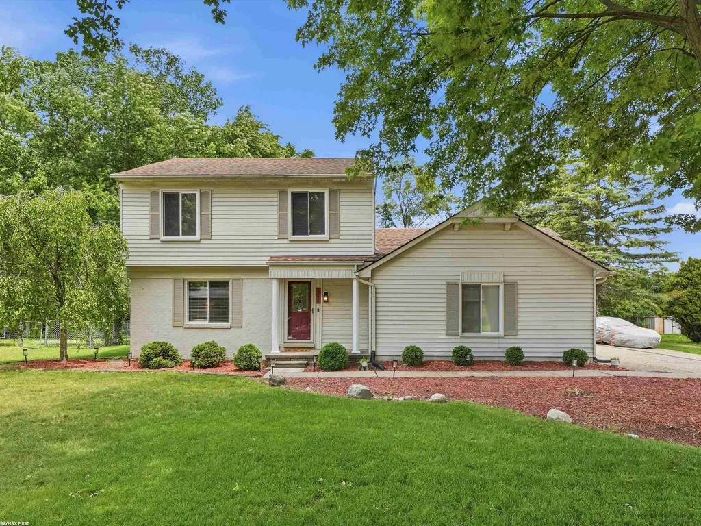 3830 Bristol Drive Troy City MI 48083