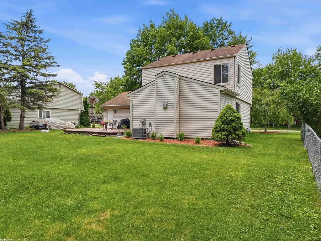 3830 Bristol Drive Troy City MI 48083
