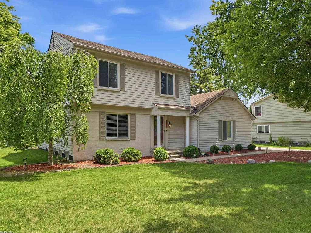 3830 Bristol Drive Troy City MI 48083