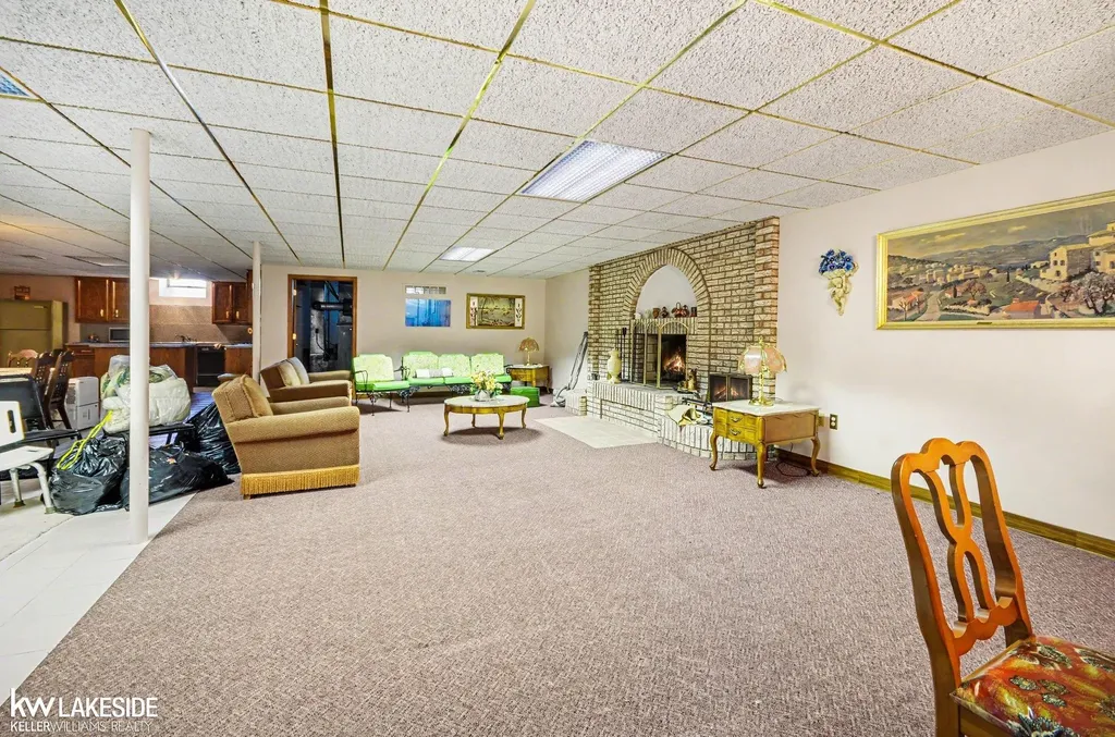 3940 Wayfarer Drive Troy City MI 48083