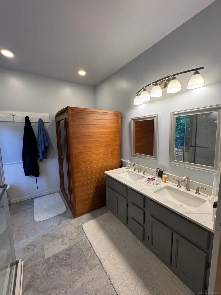 3375 Fairgrove Terrace Rochester Hills City MI 48309