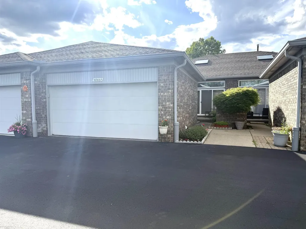 48607 Sugar Bush Court Shelby Charter Township MI 48315