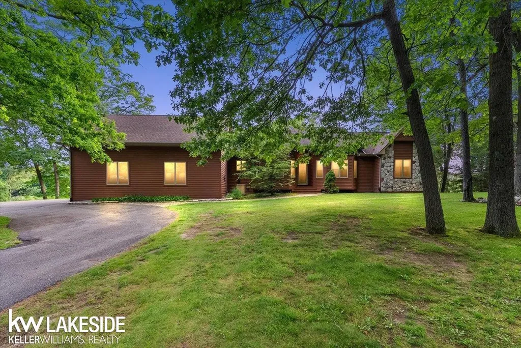 1455 Oak Ridge Road Oxford Village MI 48371