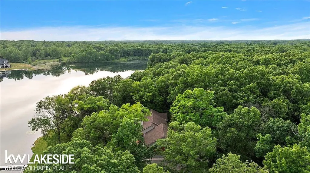 1455 Oak Ridge Road Oxford Village MI 48371
