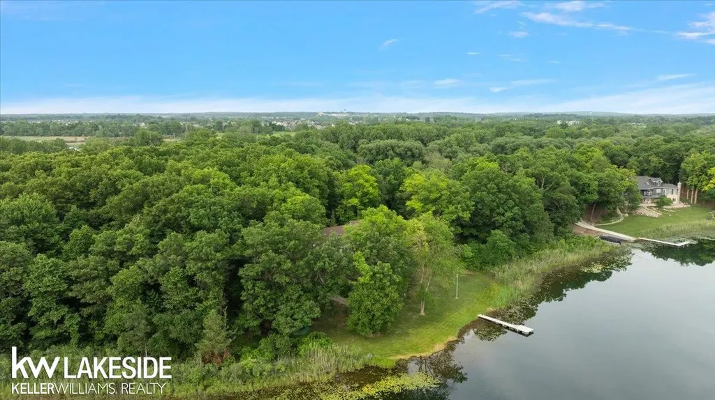 1455 Oak Ridge Road Oxford Village MI 48371