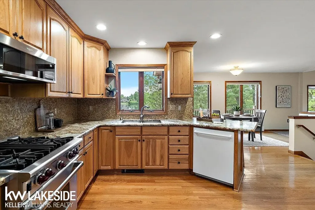 1455 Oak Ridge Road Oxford Village MI 48371