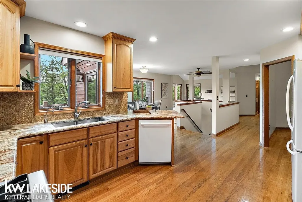 1455 Oak Ridge Road Oxford Village MI 48371