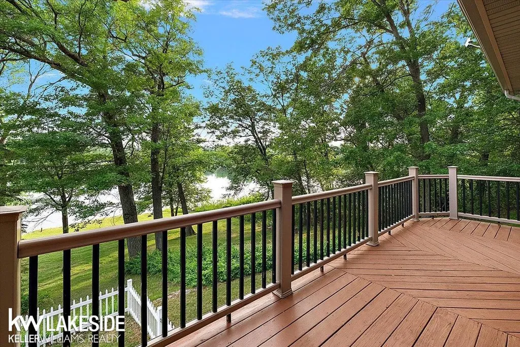1455 Oak Ridge Road Oxford Village MI 48371
