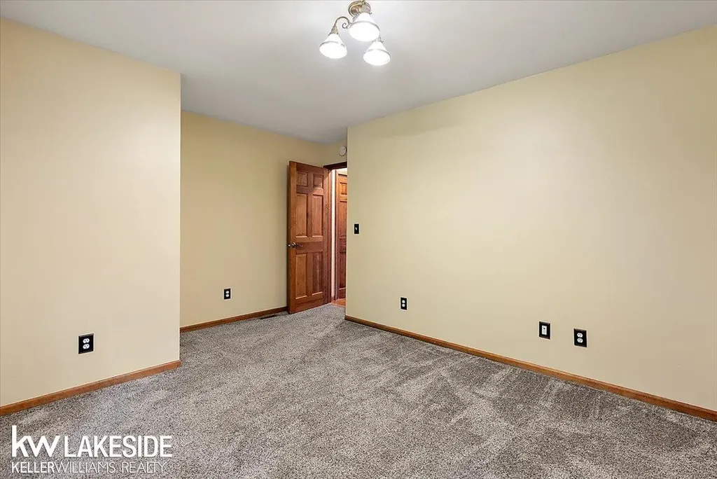 1455 Oak Ridge Road Oxford Village MI 48371