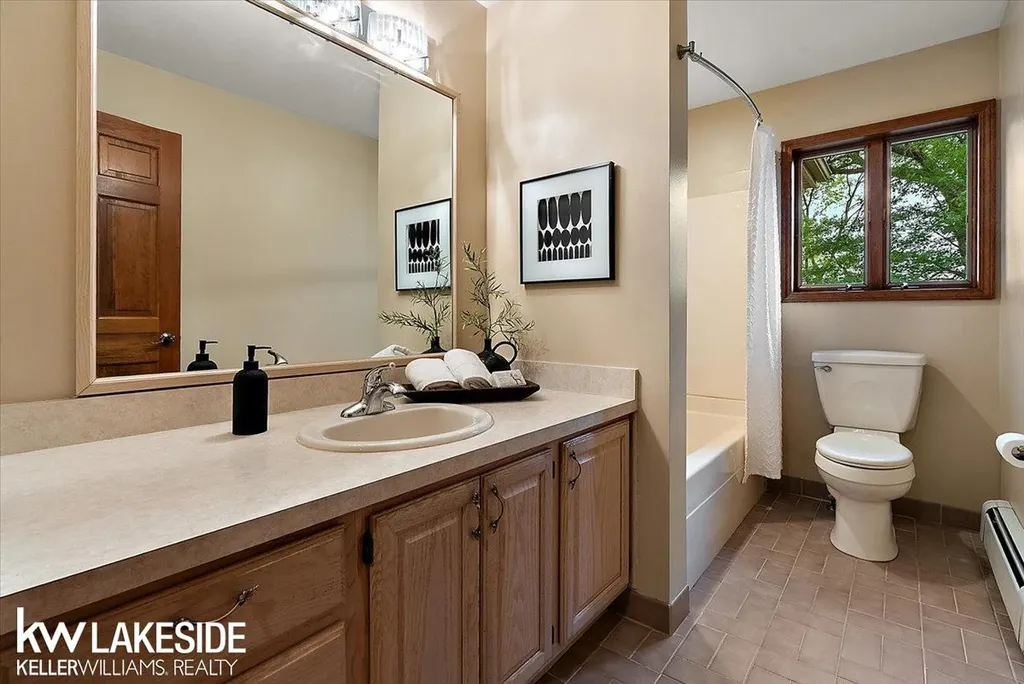 1455 Oak Ridge Road Oxford Village MI 48371
