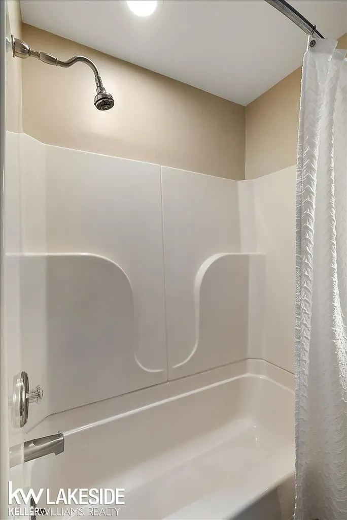 1455 Oak Ridge Road Oxford Village MI 48371