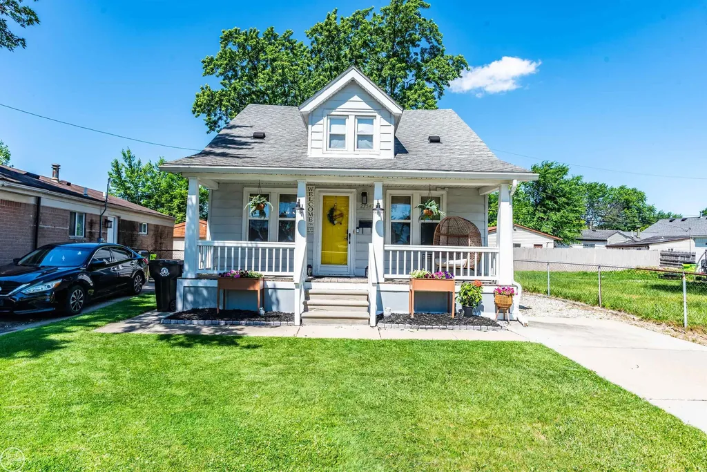 27547 Brinker Street Roseville City MI 48066