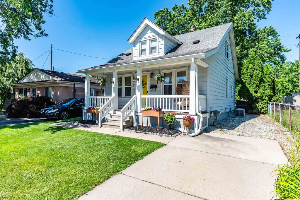 27547 Brinker Street Roseville City MI 48066