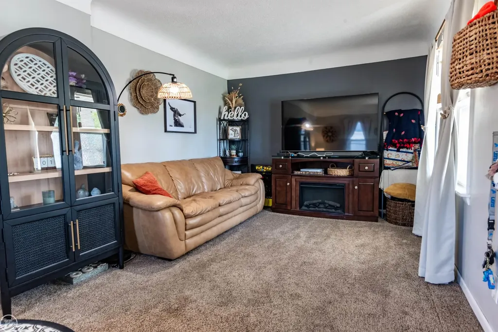 27547 Brinker Street Roseville City MI 48066