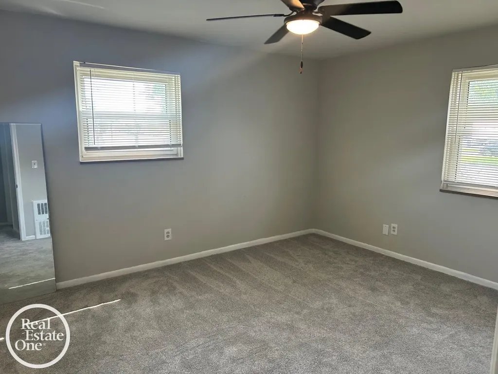 17560 Mack Avenue Grosse Pointe City MI 48230