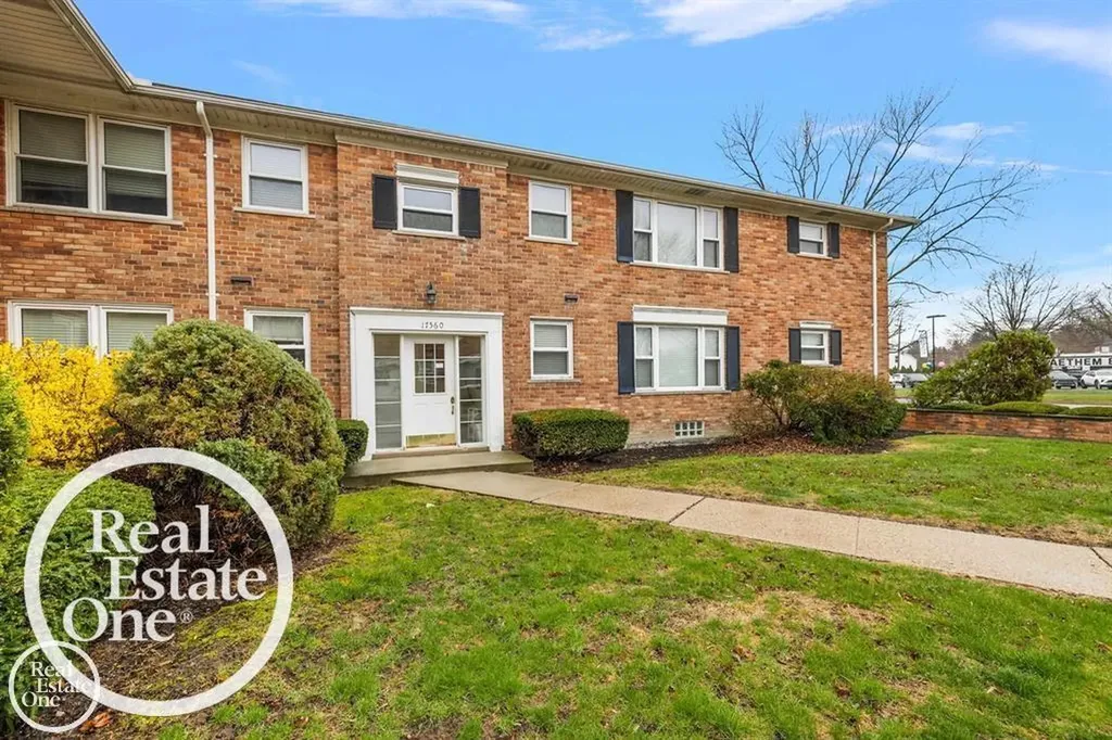 17560 Mack Avenue Grosse Pointe City MI 48230