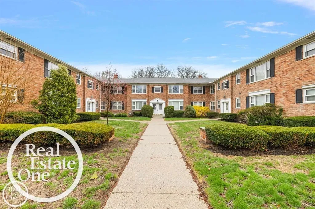 17560 Mack Avenue Grosse Pointe City MI 48230
