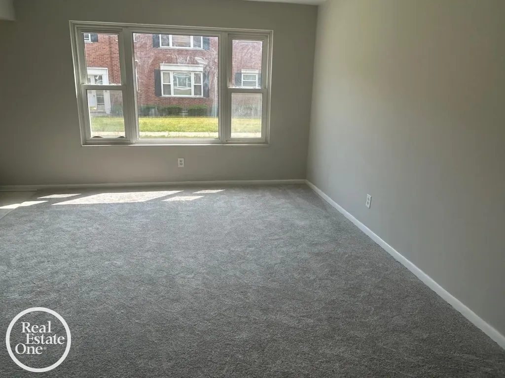 17560 Mack Avenue Grosse Pointe City MI 48230