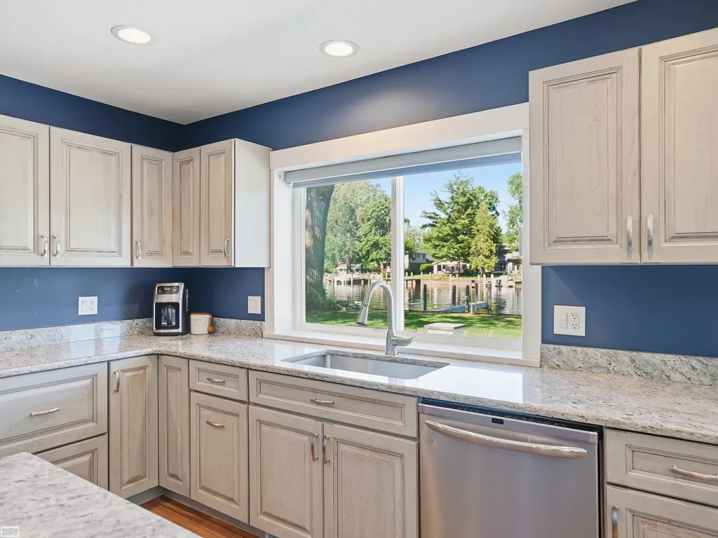 39734 Cove Street Harrison Charter Township MI 48045