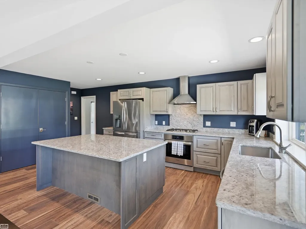39734 Cove Street Harrison Charter Township MI 48045