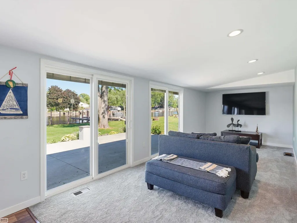 39734 Cove Street Harrison Charter Township MI 48045
