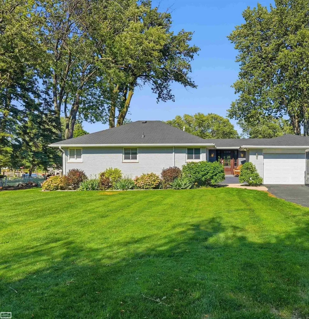 39734 Cove Street Harrison Charter Township MI 48045