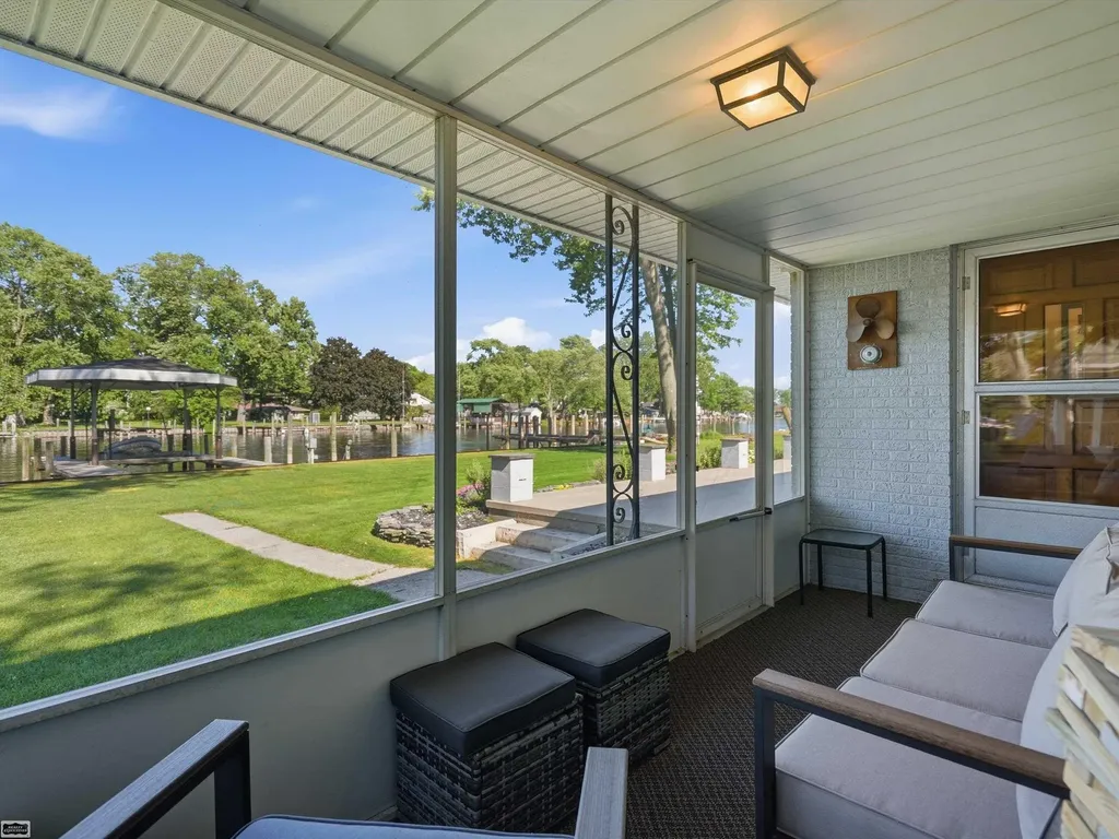 39734 Cove Street Harrison Charter Township MI 48045