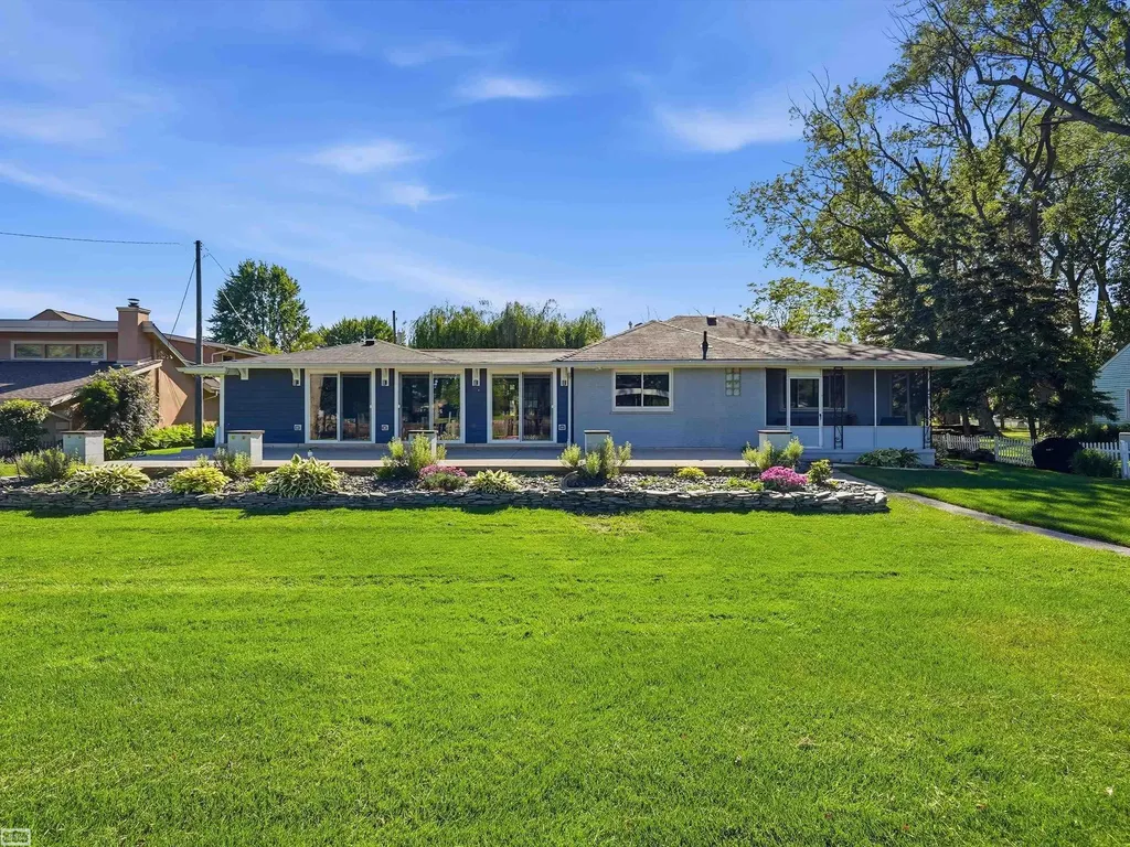 39734 Cove Street Harrison Charter Township MI 48045