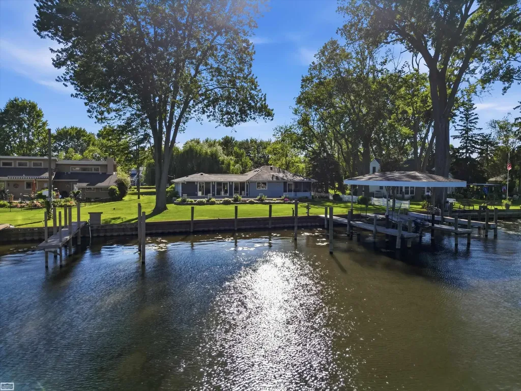 39734 Cove Street Harrison Charter Township MI 48045