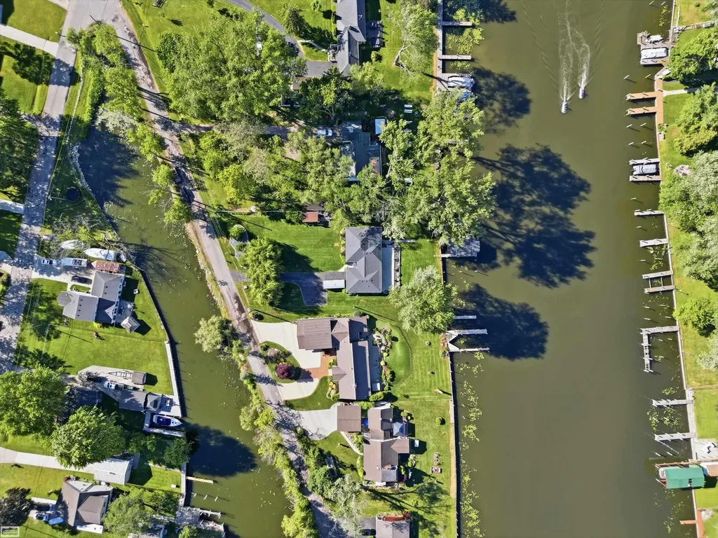 39734 Cove Street Harrison Charter Township MI 48045
