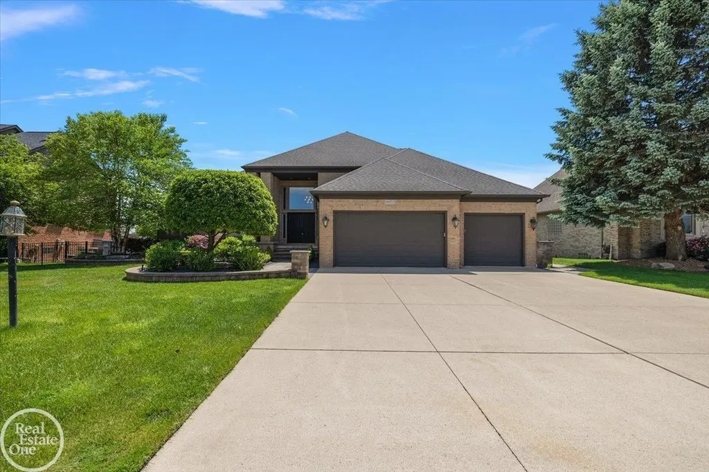 49572 Compass Point Drive Chesterfield Township MI 48047