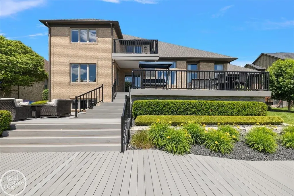 49572 Compass Point Drive Chesterfield Township MI 48047