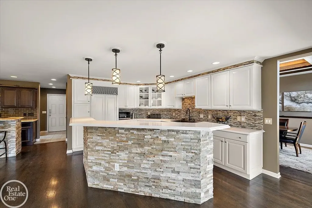 49572 Compass Point Drive Chesterfield Township MI 48047