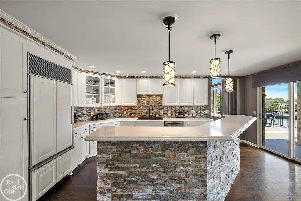 49572 Compass Point Drive Chesterfield Township MI 48047