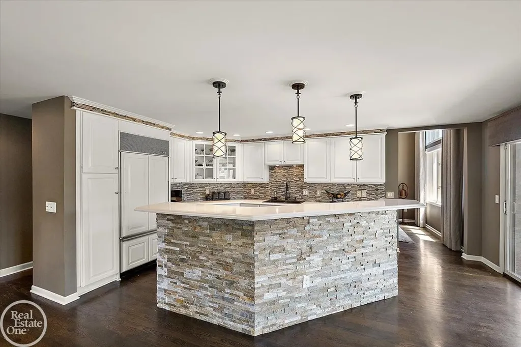 49572 Compass Point Drive Chesterfield Township MI 48047