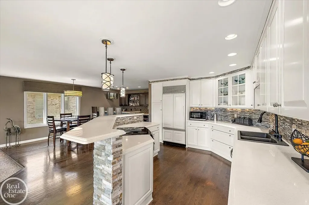 49572 Compass Point Drive Chesterfield Township MI 48047