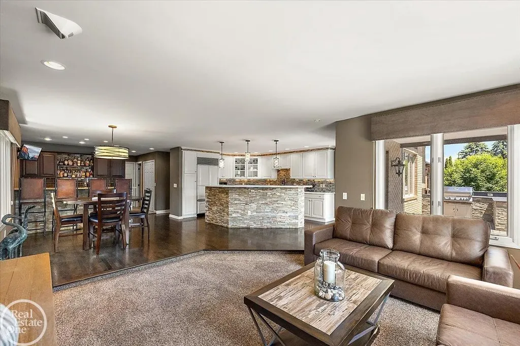 49572 Compass Point Drive Chesterfield Township MI 48047