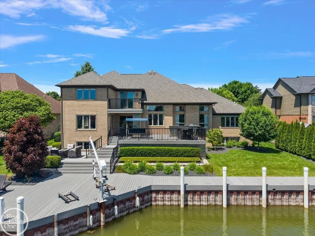 49572 Compass Point Drive Chesterfield Township MI 48047