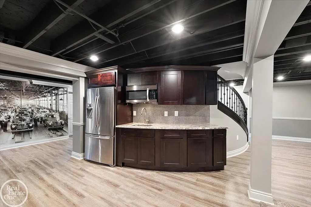 49572 Compass Point Drive Chesterfield Township MI 48047