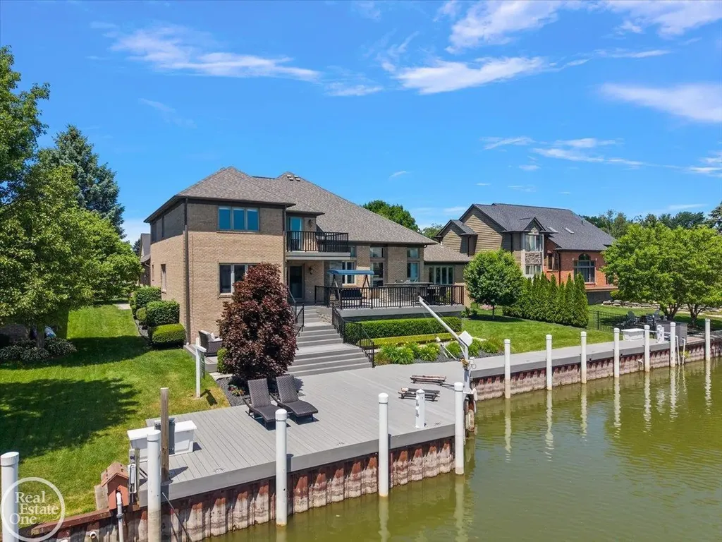 49572 Compass Point Drive Chesterfield Township MI 48047