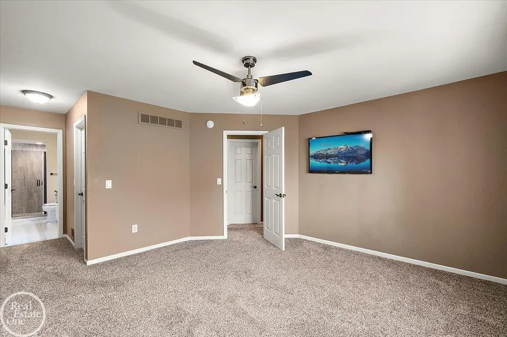 49572 Compass Point Drive Chesterfield Township MI 48047