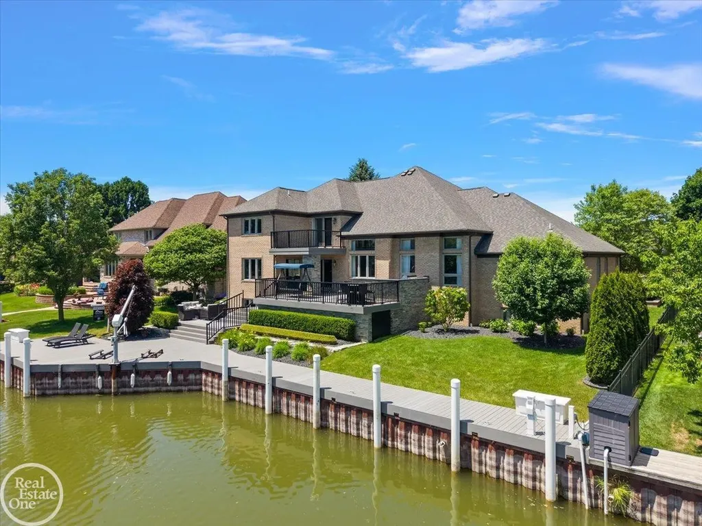 49572 Compass Point Drive Chesterfield Township MI 48047