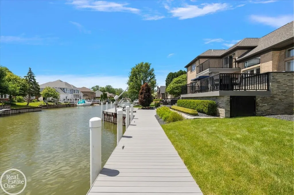 49572 Compass Point Drive Chesterfield Township MI 48047