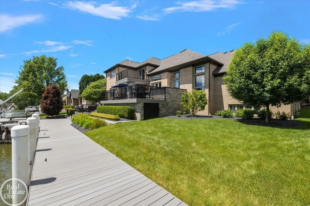 49572 Compass Point Drive Chesterfield Township MI 48047