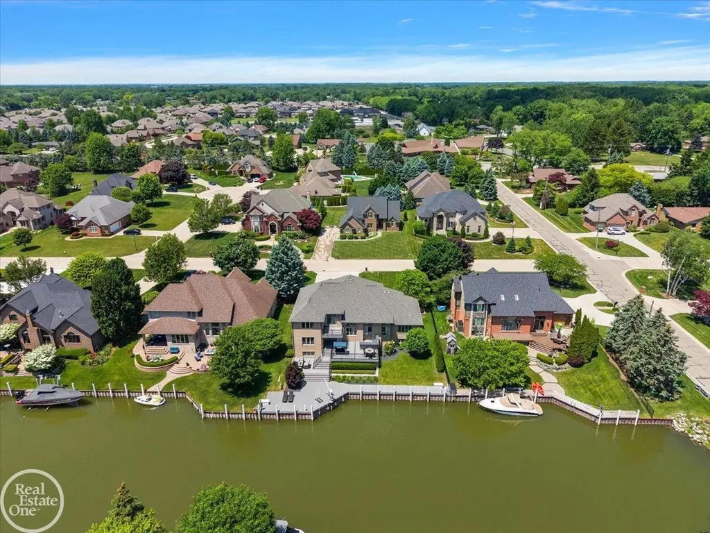 49572 Compass Point Drive Chesterfield Township MI 48047
